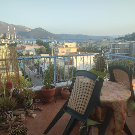 Maria Guesthouse Aliveri Ngoại thất bức ảnh