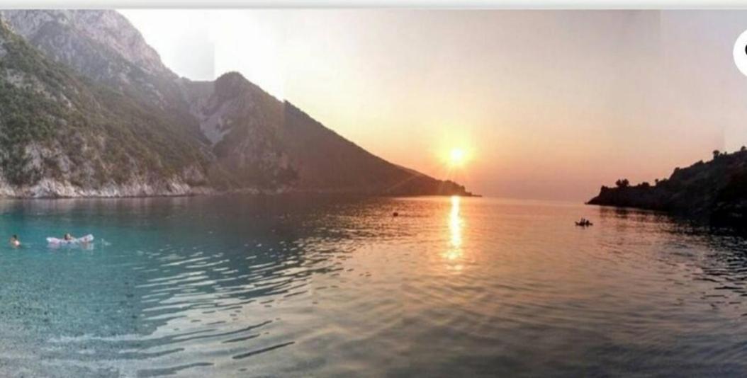 Maria Guesthouse Aliveri Ngoại thất bức ảnh